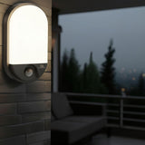 Lámpara LED con sensor de movimiento por infrarrojos MCE340 GR 1100lm 15W IP54 Maclean Energy gris, blanco natural (4000K)