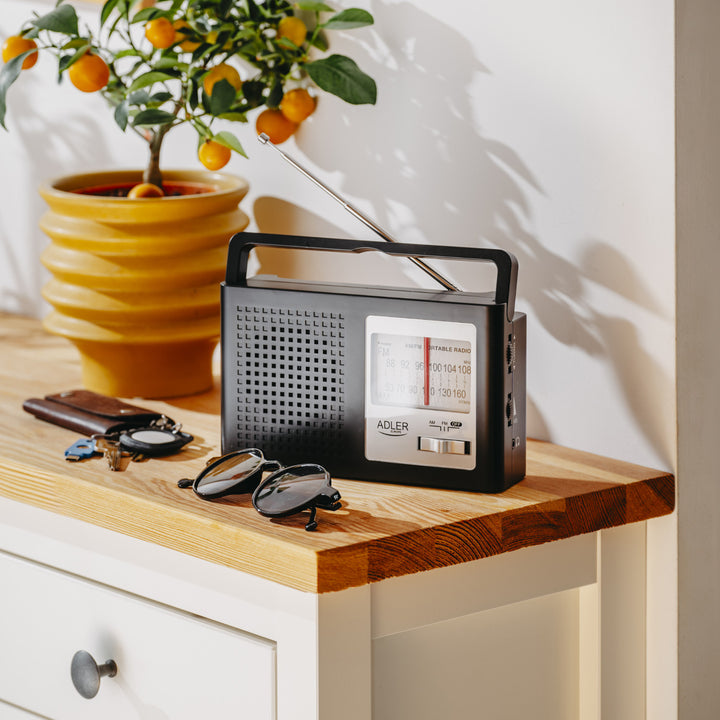 Adler AD 1909 Radio portátil, AM y FM, Antena, Funcionamiento por red y pilas