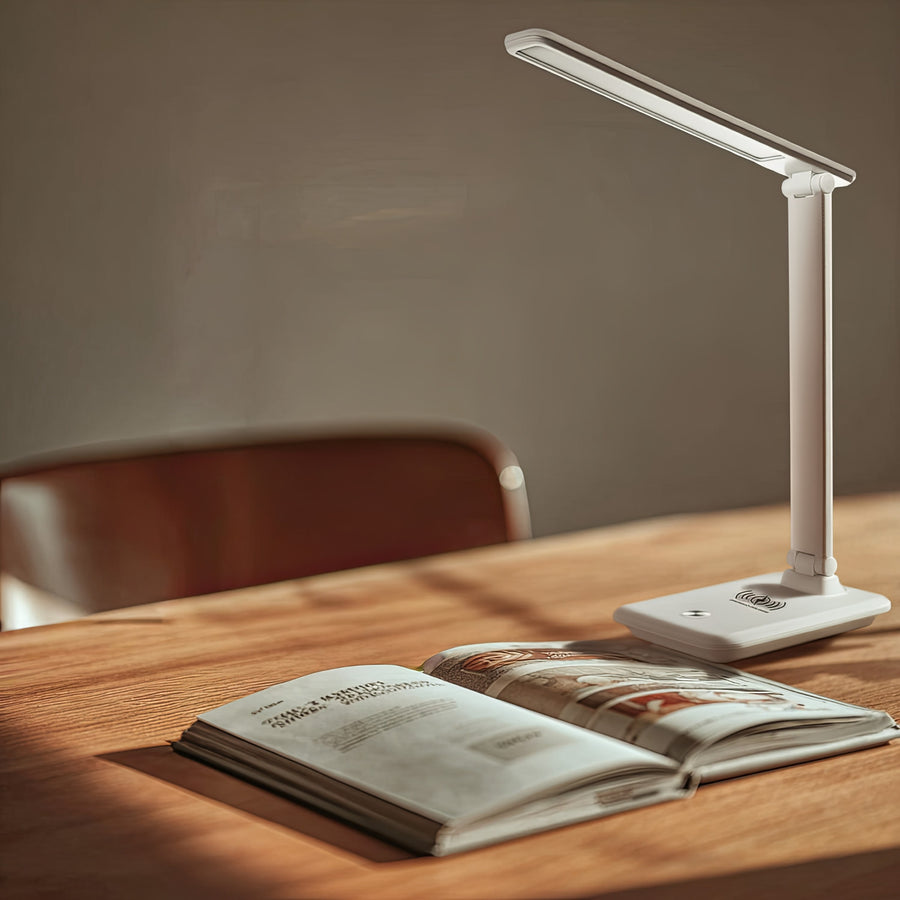 Lâmpada de mesa LED regulável Lâmpada de mesa de 9W com carregador de indução Qi