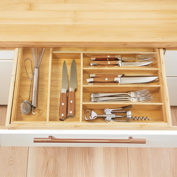 GreenBlue GB379 Conjunto de 2 organizadores de talheres em bambu, bandeja expansível, 7 compartimentos básicos e 2 amovíveis para utensílios de cozinha, organização de gavetas para talheres, dimensões: 32,5-50x43x45cm, 2 unidades