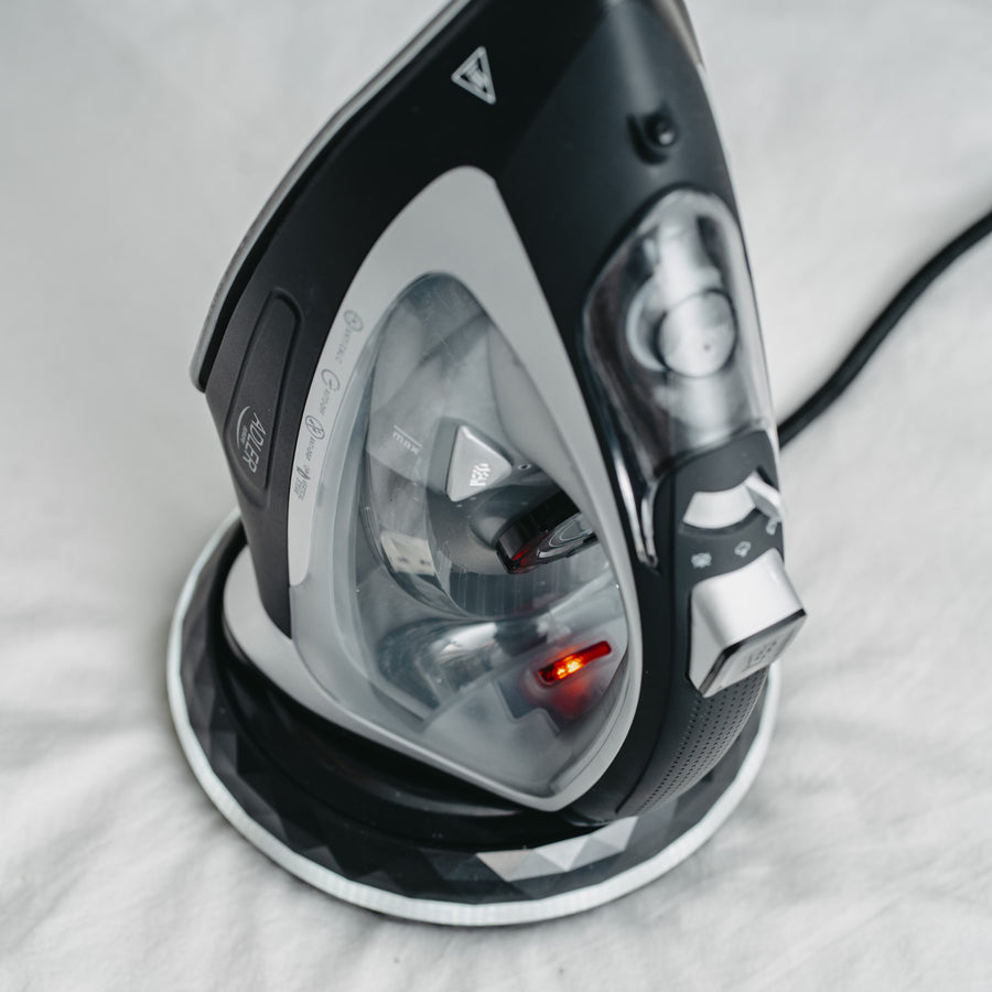 Ferro a vapor sem fio Adler AD 5043, placa de cerâmica, 2800 W