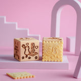 Cubo de bolo gravado Goody Woody, 6 cm, madeira de faia, 6 desenhos, gatos