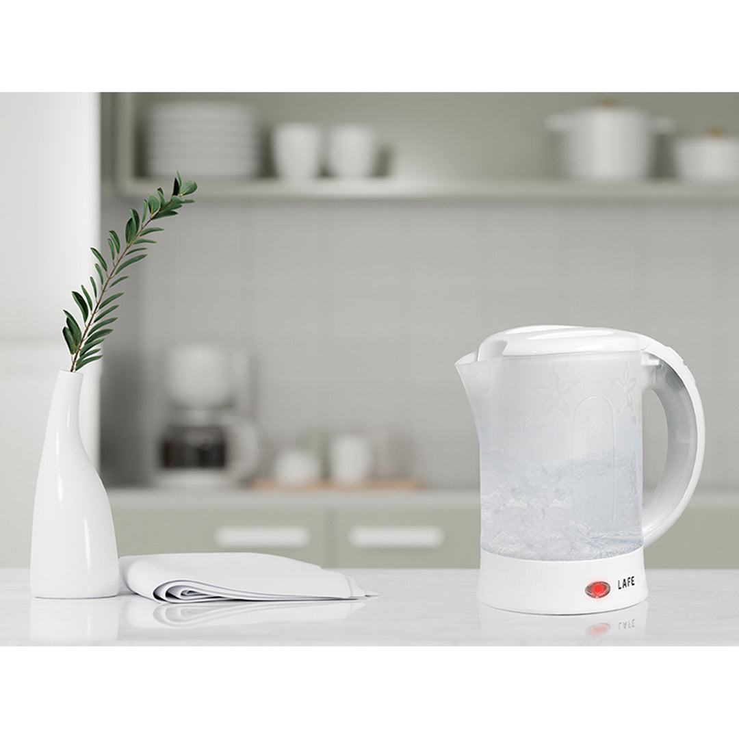 Lafe Scandi Hervidor eléctrico, turista, 600W, capacidad 0,6l, 2 tazas, 2 cucharas, blanco