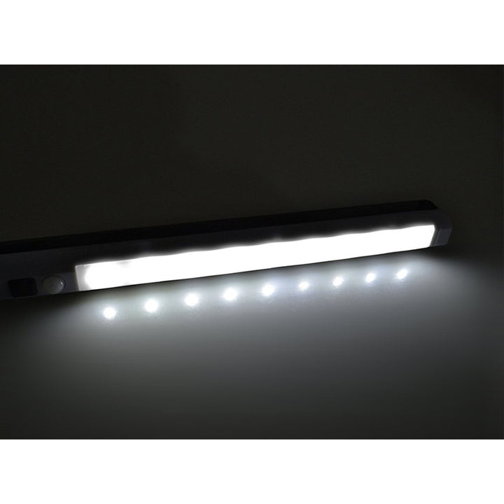 Pilas para sensor PIR de luz de cocina bajo el armario