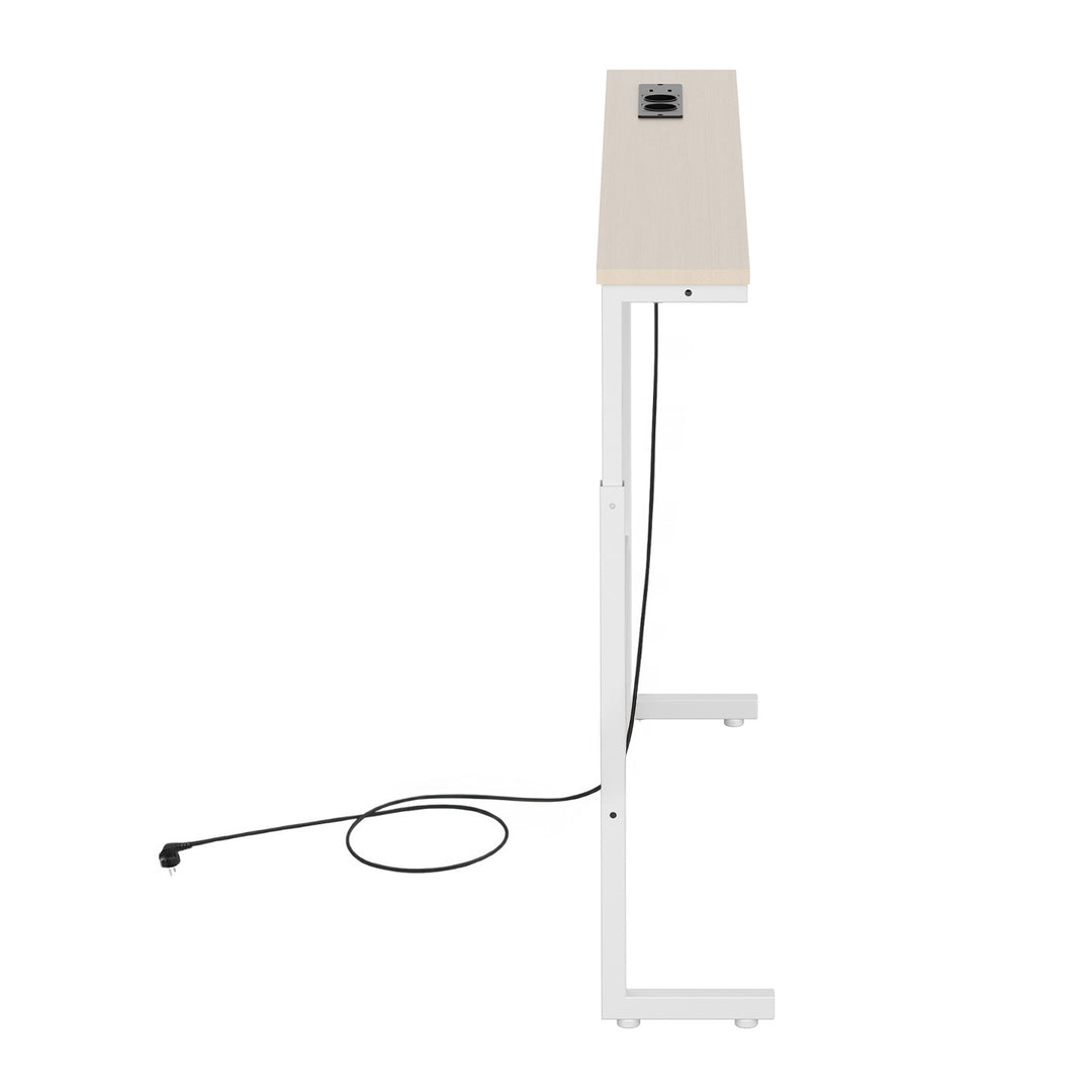 Consola/mesita con toma de corriente Maclean, blanca con tablero claro, altura regulable de 62 a 83 cm, hasta 25 kg, cable de 2,5 m, MC-140 W