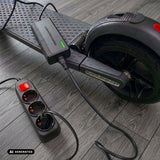 Cargador universal / Fuente de alimentación Maclean Energy, para patinetes, 54,6 V CC, 2 A, máx. 110 W, carga rápida, 6 enchufes, MCE665