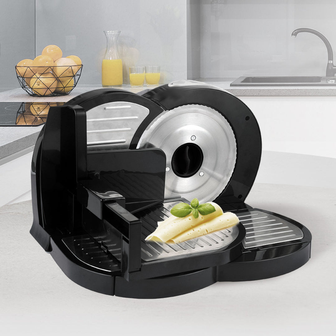 Cortadora Maestro, potencia de 400 W, rango de corte de 0 a 15 mm, cuchilla de acero inoxidable, tres velocidades de corte, con presor y bandeja incluidos, MR-591