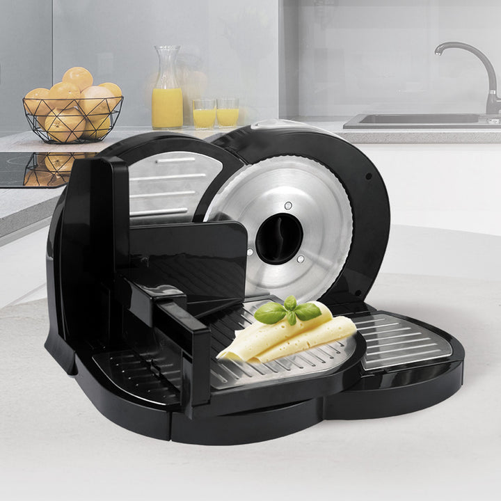 Cortadora Maestro, potencia de 400 W, rango de corte de 0 a 15 mm, cuchilla de acero inoxidable, tres velocidades de corte, con presor y bandeja incluidos, MR-591