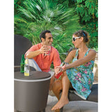 La mesa bar de jardin: mesa de cóctel y una cómoda nevera Curver Outdoor