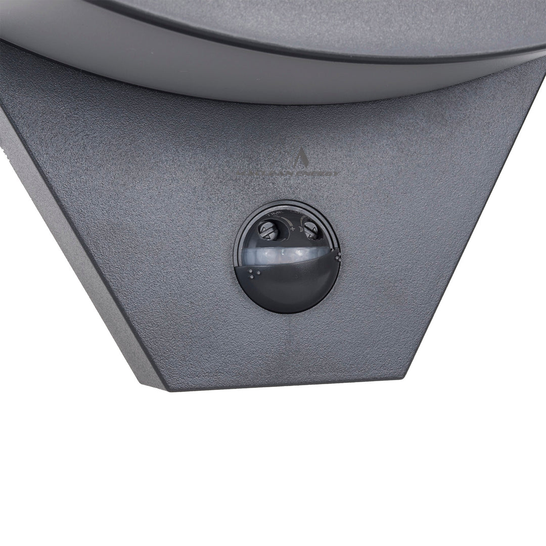 Lâmpada LED com sensor de movimento infravermelho MCE290 GR 800lm 10W IP54 Maclean Energy cinza
