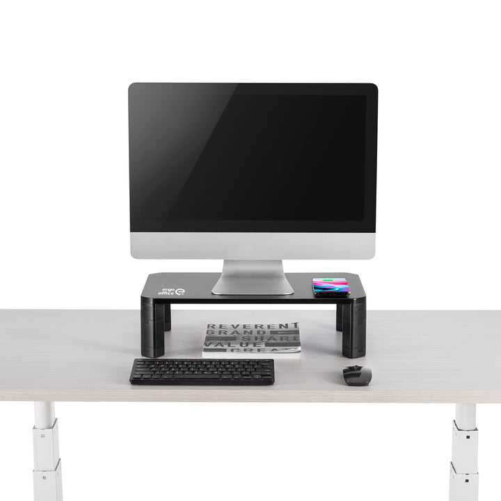 Suporte de tela ajustável em altura com monitor de carregamento sem fio Qi de 17 "~ 32" suporta carregamento por indução de até 20 kg