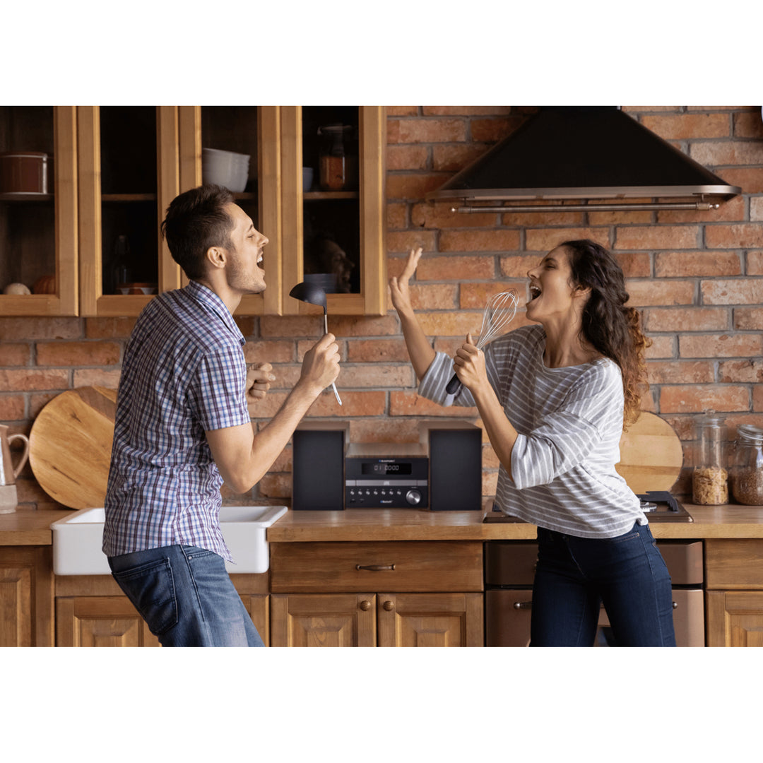 Sistema Micro HiFi Estéreo con Bluetooth y Mando a Distancia Sistema Compacto Radio FM 2x50W AUX Pantalla LED Reproductor de CD CD/-R/-RW/MP3/WMA