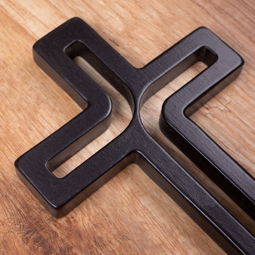 Cruz colgante de madera moderna negra 30x18x1,8 cm