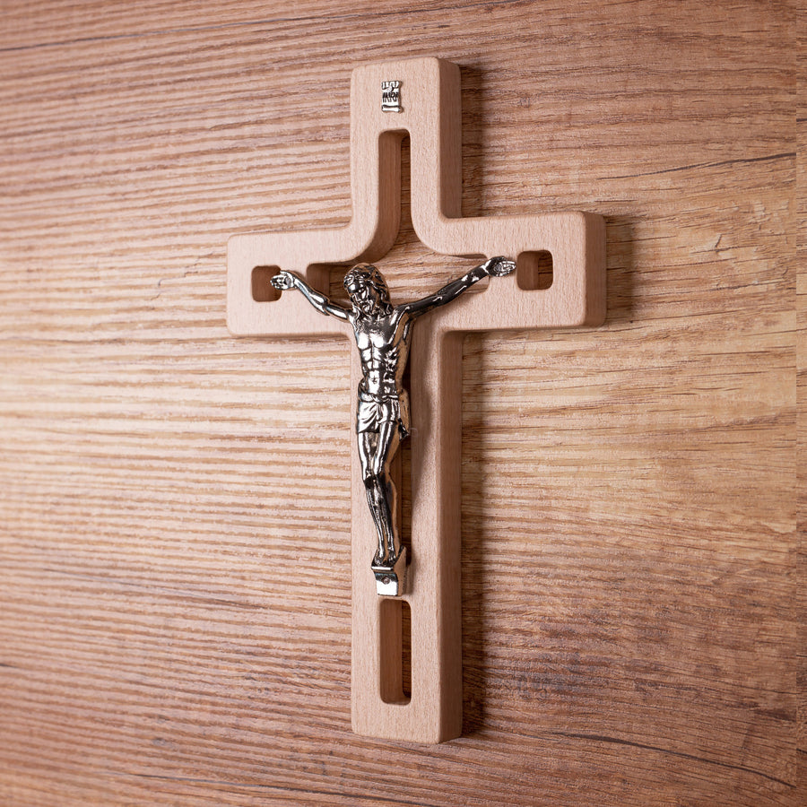 Luda Studio Cruz Colgante de Madera Cruz Moderna con Símbolo de la Pasión (Natural, 18x12x1,4 cm)