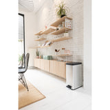 Papeleira com pedal Curver Slim Bin, capacidade 40L